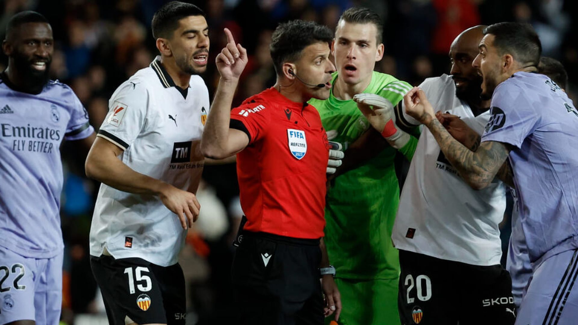 el_lio_de_gil_manzano_fue_mas_alla_del_gol_anulado_el_cronometro_muestra_que_calculo_m.jpg el_lio_de_gil_manzano_fue_mas_alla_del_gol_anulado_el_cronometro_muestra_que_calculo_m.jpg