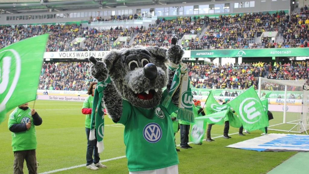 Wölfi, un lobo, la famosa mascota del Wolfsburgo alemán