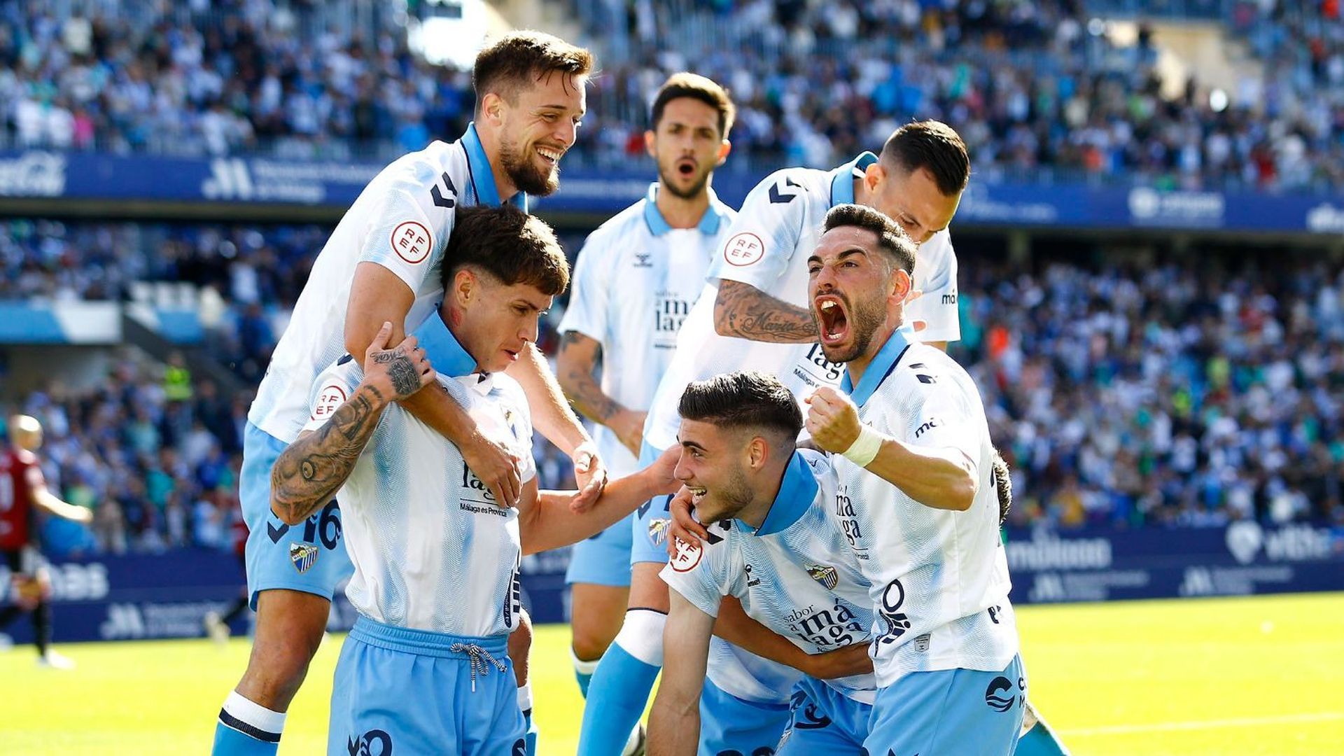 el_malaga_festeja_un_gol_con_el_rugir_de_la_rosaleda_mcf_001.PNG