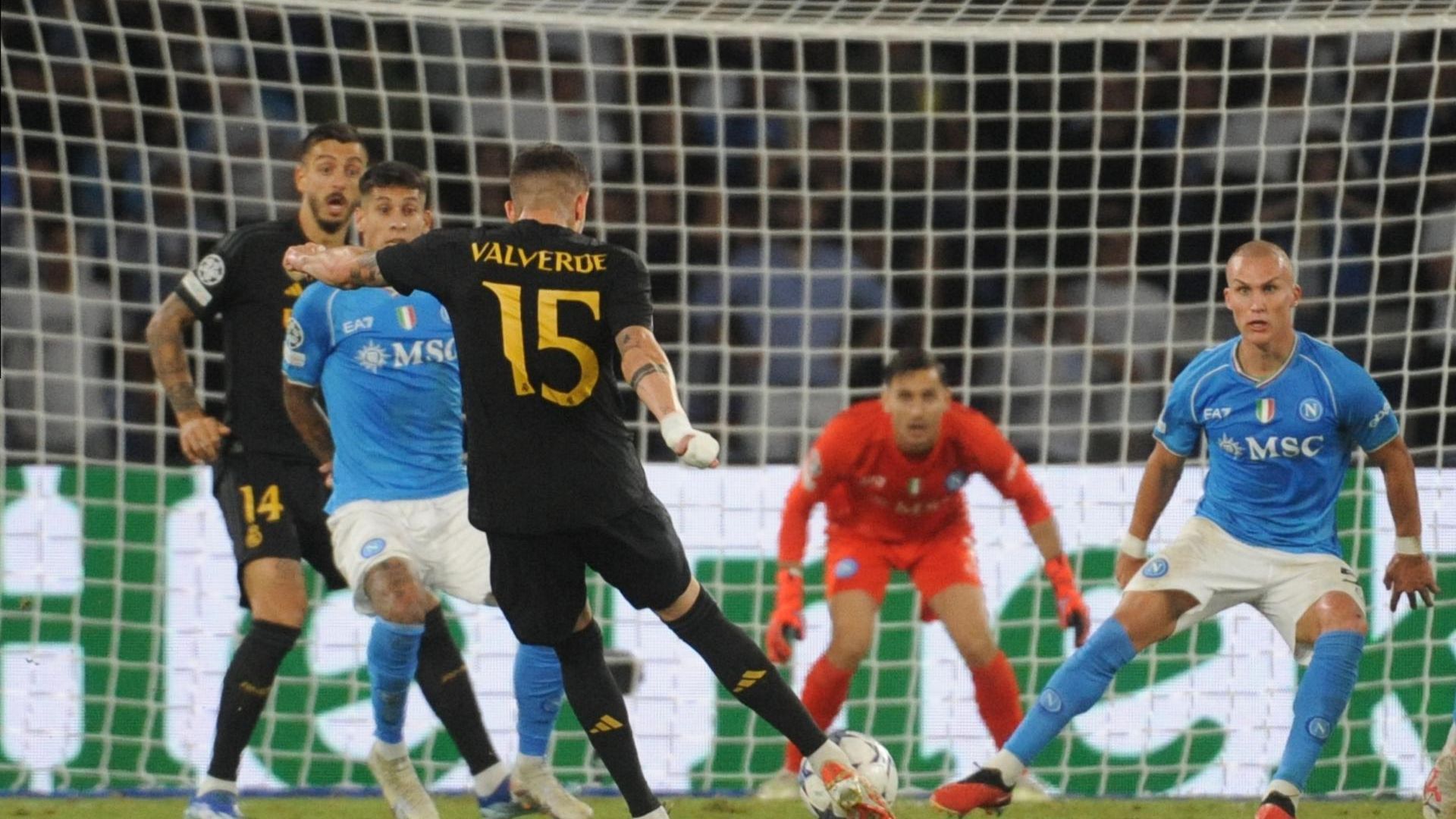 el_misil_de_fede_valverde_que_termino_en_el_2_3_del_napoles_real_madrid_foto_efe_001.jpg el_misil_de_fede_valverde_que_termino_en_el_2_3_del_napoles_real_madrid_foto_efe_001.jpg