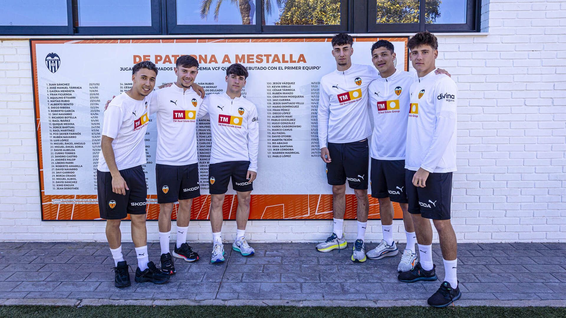 el_mural_de_canteranos_que_debutan_en_el_valencia_cf_sigue_creciendo_en_el_aniversario_002.jpg