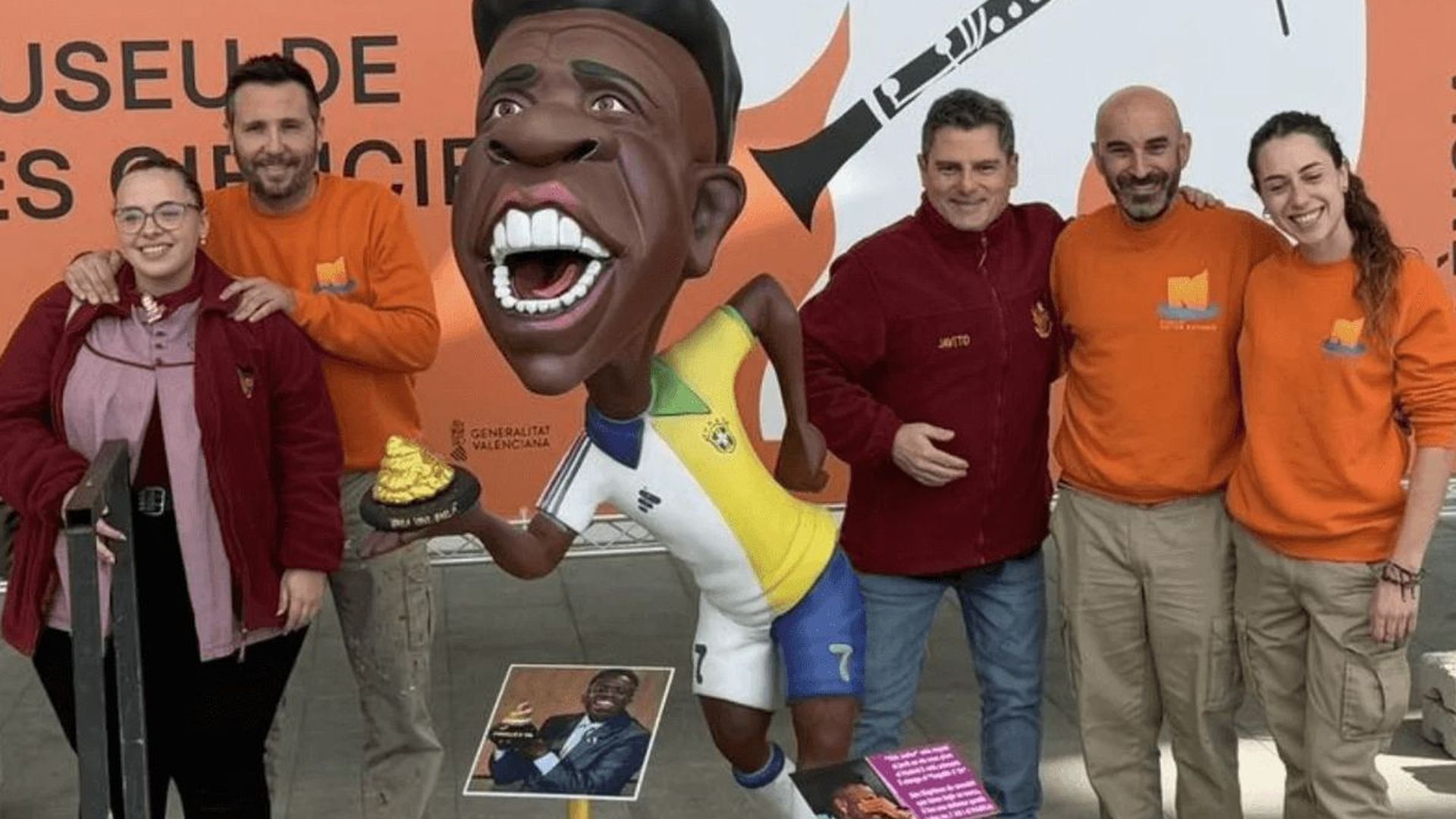 el_ninot_de_vinicius_002.png el_ninot_de_vinicius_002.png