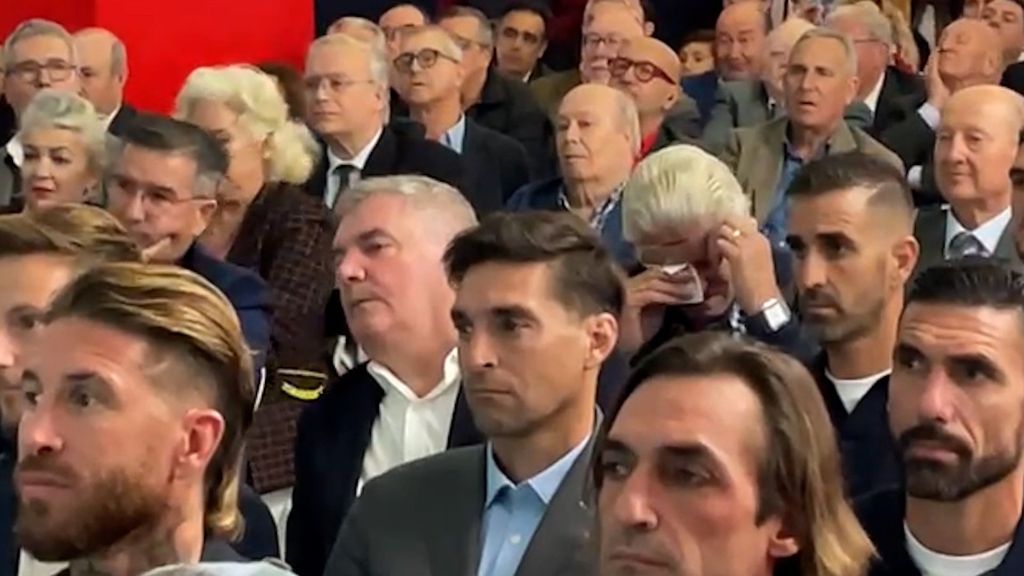 El padre de José Antonio Reyes, incapaz de contener la emoción: a lágrima viva recordando a su hijo