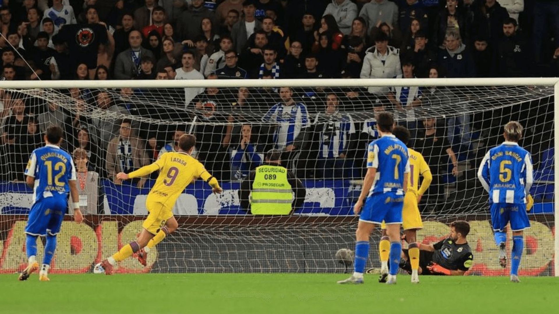 el_penalti_anotado_por_juanmi_latasa_al_deportivopng_001.png el_penalti_anotado_por_juanmi_latasa_al_deportivopng_001.png