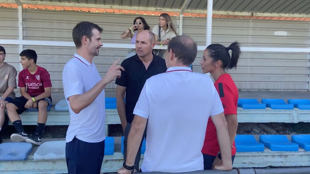 El presidente Jon Uriarte visita al Athletic Femenino en Huesca