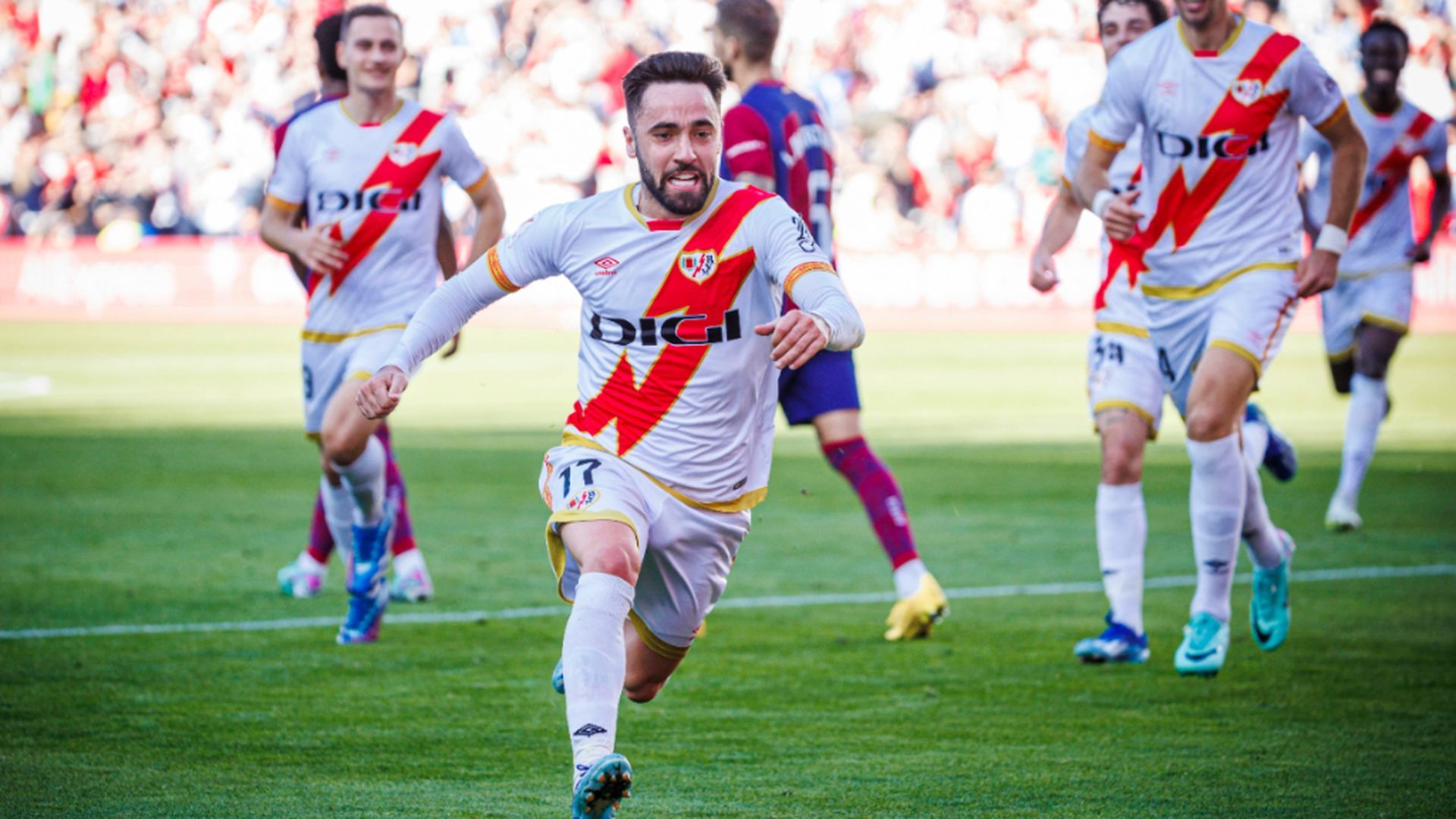 el_rayo_vallecano_el_equipo_mas_pequeno_de_las_cinco_grandes_ligas_tienen_una_altura_d.jpg