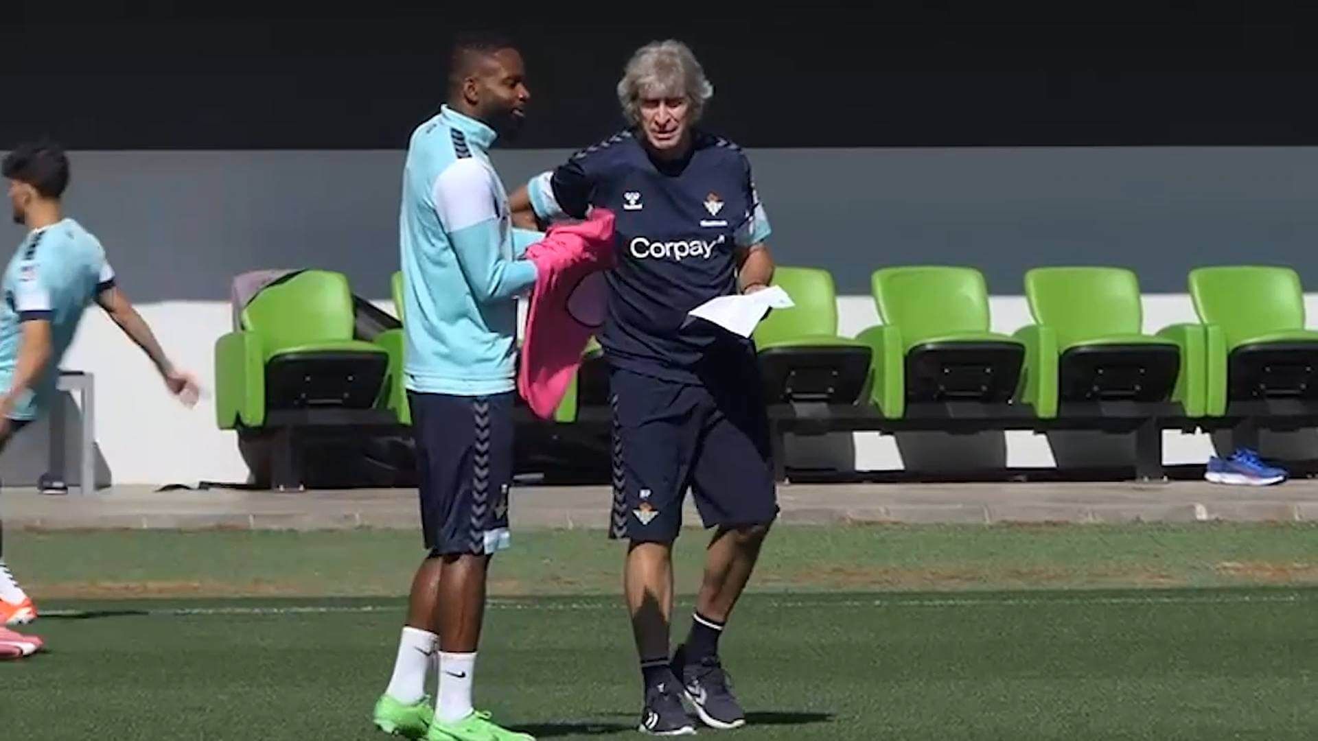 el_real_betis_comienza_a_prepararse_para_el_derbi_sevillano.jpg el_real_betis_comienza_a_prepararse_para_el_derbi_sevillano.jpg