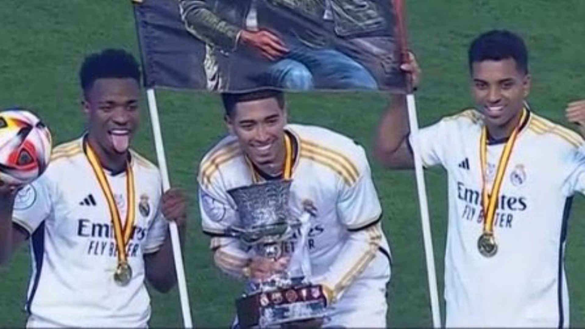 el_real_madrid_al_mas_puro_estilo_gta_bellingham_vinicius_y_rodrygo_en_formato_videoju.jpg el_real_madrid_al_mas_puro_estilo_gta_bellingham_vinicius_y_rodrygo_en_formato_videoju.jpg