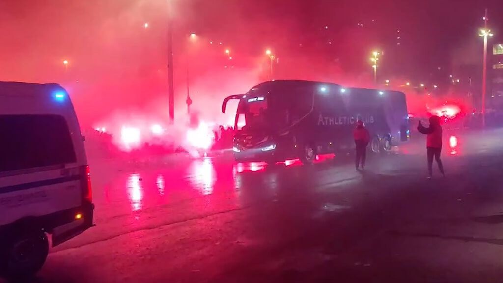El recibimiento al bus del Athletic para las semis de Copa del Rey