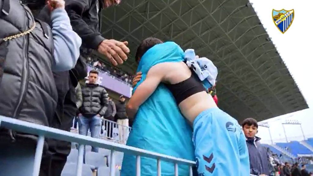El sentido abrazo de Ramón con su madre en La Rosaleda tras volver a jugar