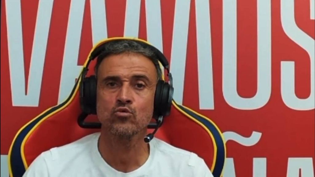 El 'streamer' Luis Enrique: "Me gusta ver al Betis; ya sé que estáis enfadados porque no convoco a nadie"