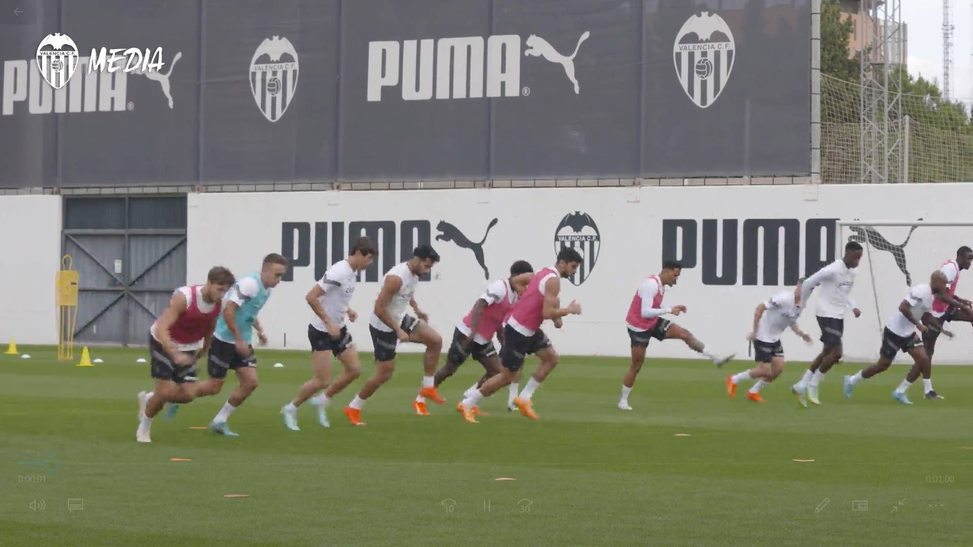 el_ultimo_entrenamiento_del_valencia_cf_antes_de_recibir_al_rcd_mallorca_001.jpg el_ultimo_entrenamiento_del_valencia_cf_antes_de_recibir_al_rcd_mallorca_001.jpg