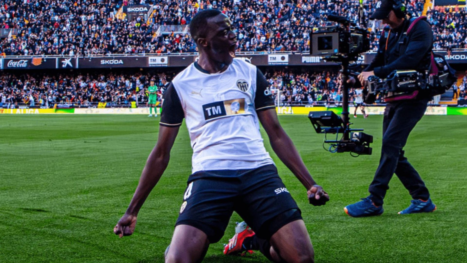 el_valencia_cf_estrena_el_documental_diakhaby_365_dias_despues_001.png el_valencia_cf_estrena_el_documental_diakhaby_365_dias_despues_001.png