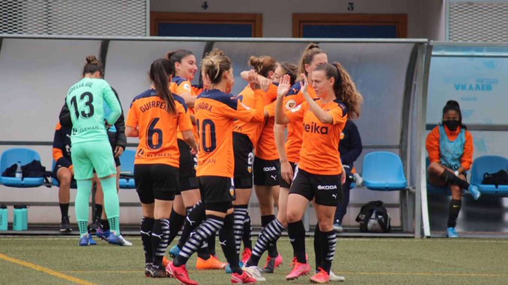 el_valencia_cf_femenino_hace_los_deberes_contra_el_santa_teresa_002.jpeg