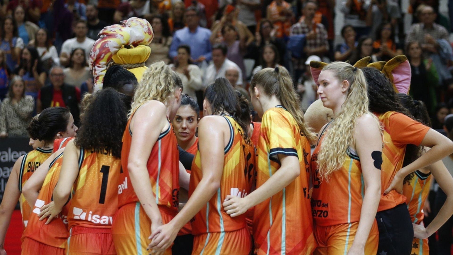 el_valencia_se_aferra_a_fonteta_y_a_torrens_para_ganar_al_schio_y_seguir_vivo_001.jpg