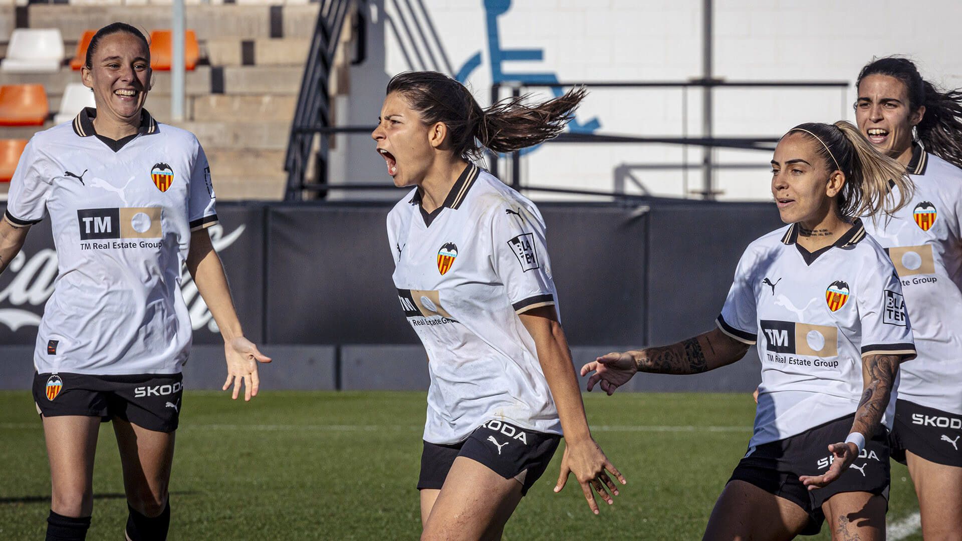 el_vcf_femenino_celebra_un_gol_en_el_puchades.jpg el_vcf_femenino_celebra_un_gol_en_el_puchades.jpg