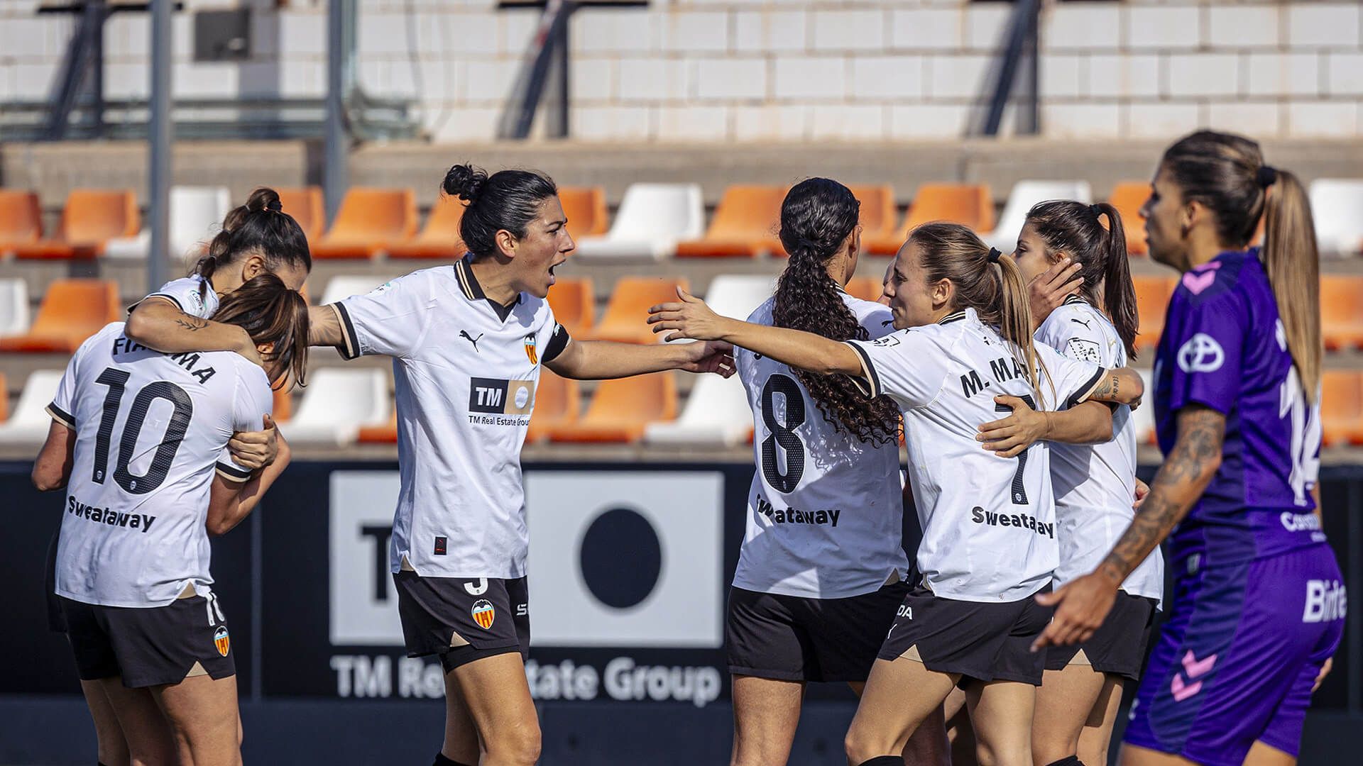 el_vcf_femenino_recibe_al_barca_para_cerrar_laliga_f_23_24_001.jpg el_vcf_femenino_recibe_al_barca_para_cerrar_laliga_f_23_24_001.jpg