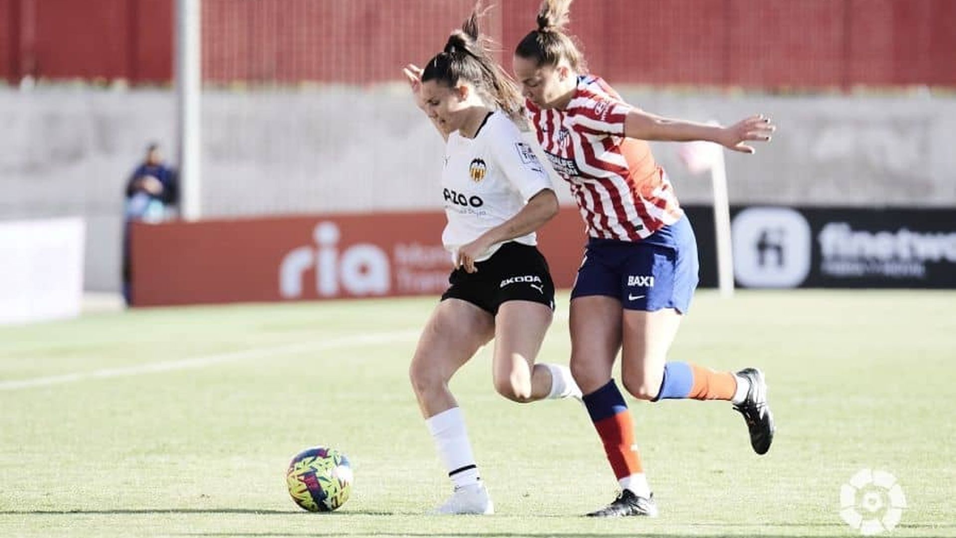 el_vcf_femenino_se_la_pega_ante_el_atletico_de_madrid_foto_laliga_001.jpeg el_vcf_femenino_se_la_pega_ante_el_atletico_de_madrid_foto_laliga_001.jpeg
