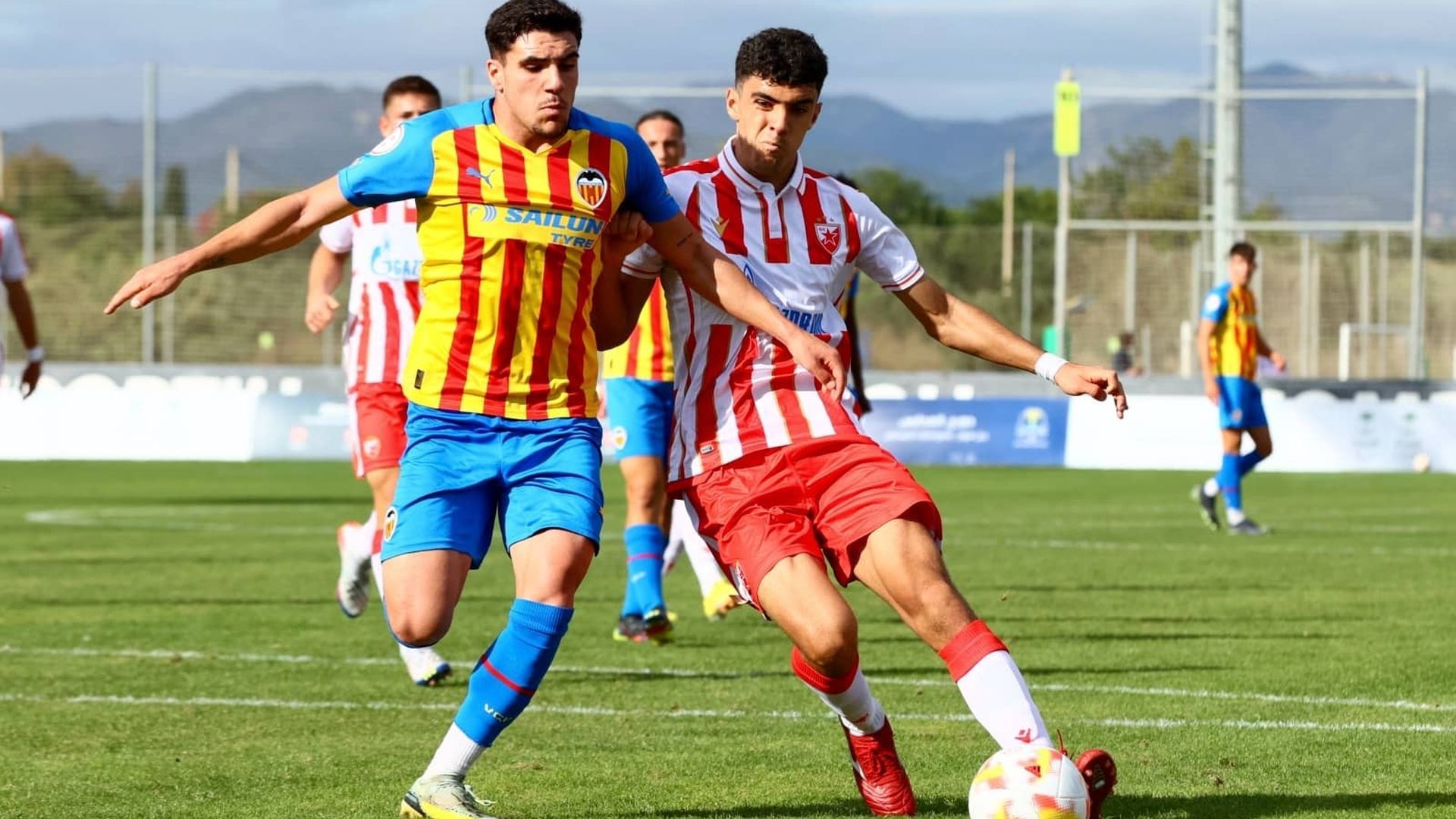 el_vcf_juvenil_a_empata_ante_el_estrella_roja_foto_valencia_cf_002.jpeg