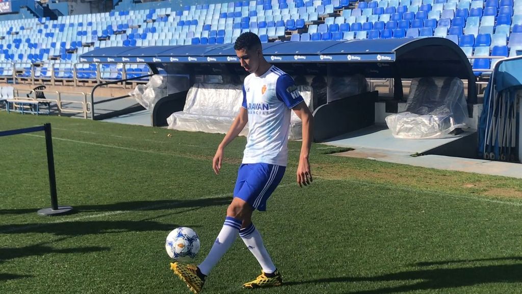 Primeros toques de El Yamiq en La Romareda