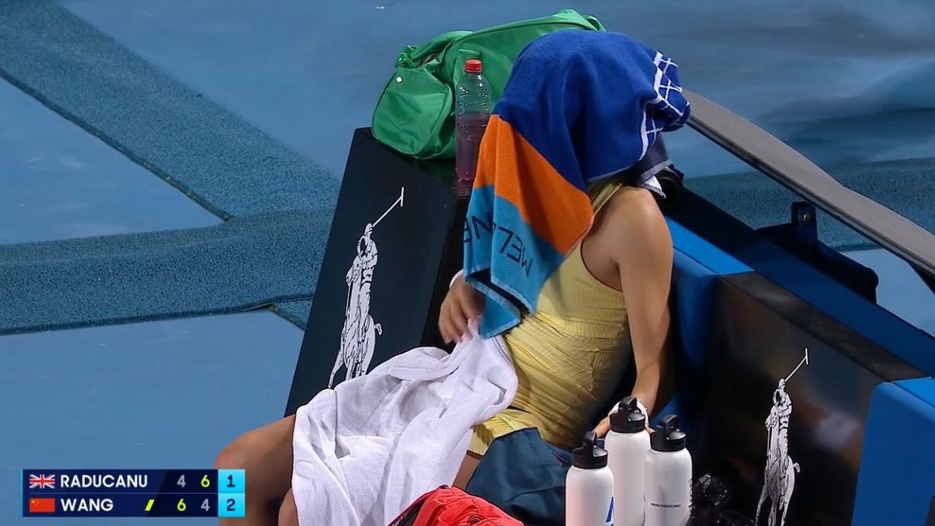 emma_raducanu_tras_no_encontrarse_bien_durante_el_partido_del_open_de_australia_002.jpg emma_raducanu_tras_no_encontrarse_bien_durante_el_partido_del_open_de_australia_002.jpg