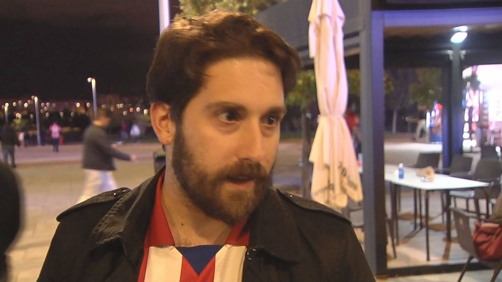 La afición del Atlético de Madrid tras el partido ante el Lille