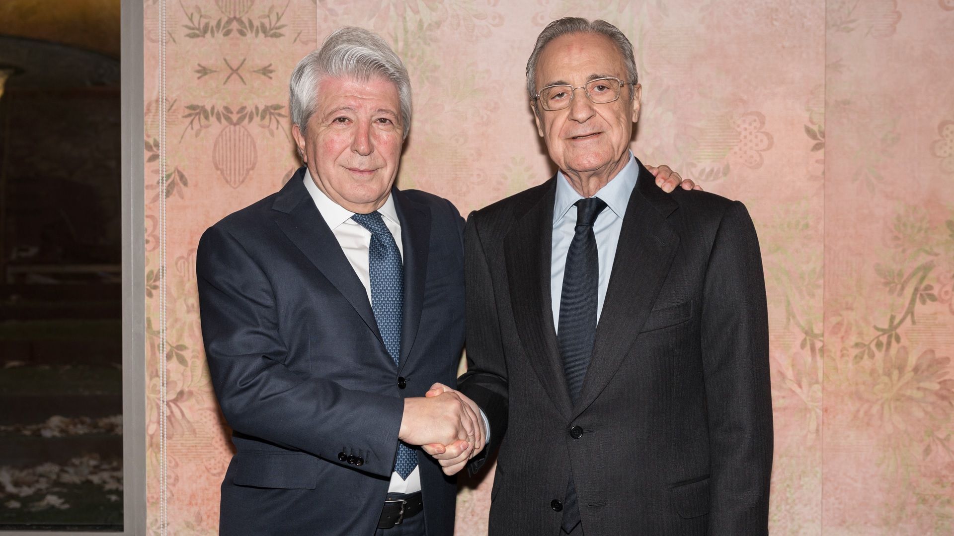 enrique_cerezo_y_florentino_perez_en_una_comida_de_directivas_foto_rm_001.jpg enrique_cerezo_y_florentino_perez_en_una_comida_de_directivas_foto_rm_001.jpg