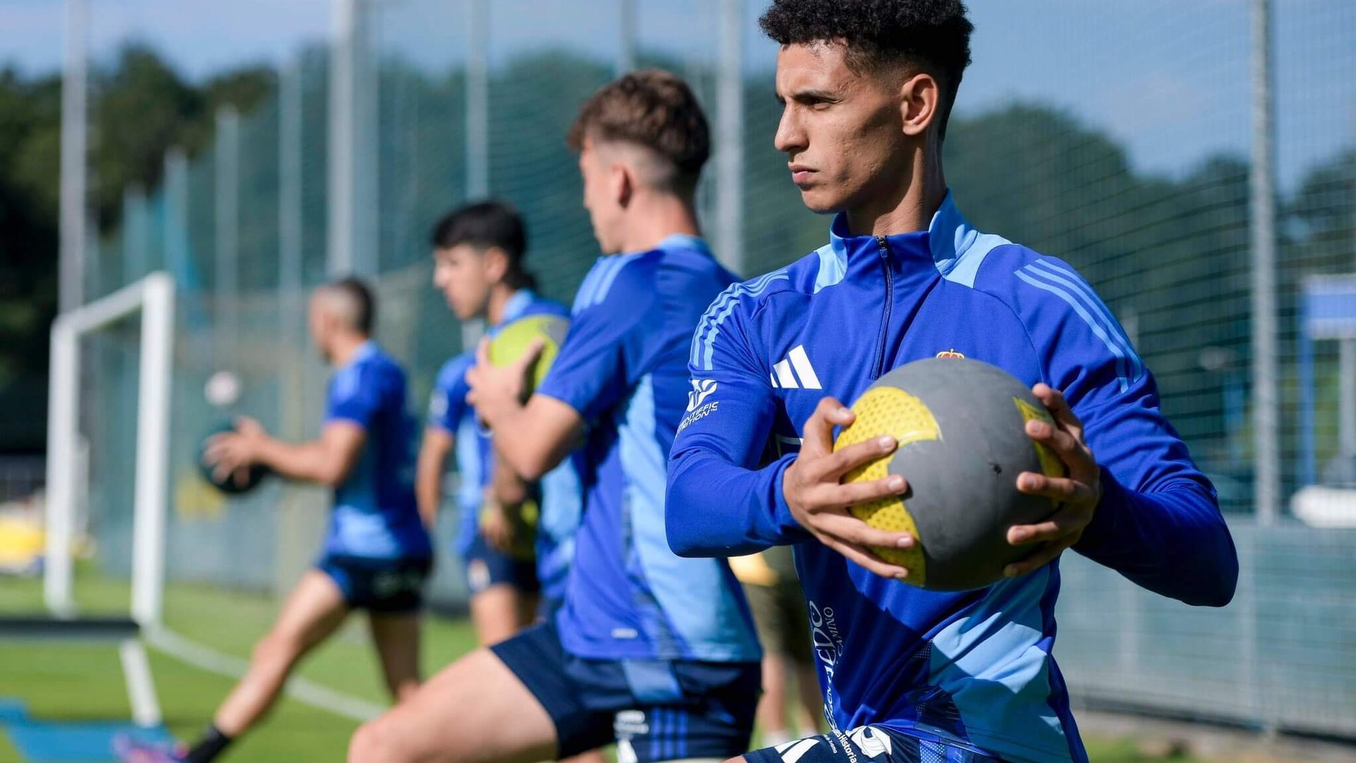entrenamiento_de_ilyas_chaira_con_el_real_oviedo_foto_rov_001.jpeg entrenamiento_de_ilyas_chaira_con_el_real_oviedo_foto_rov_001.jpeg