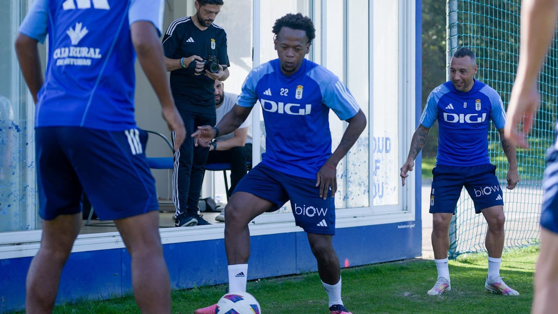 entrenamiento_de_romario_ibarra_con_el_real_oviedo_foto_rov_001.jpg