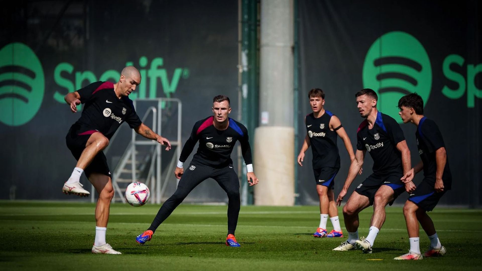 entrenamiento_del_barca.JPG entrenamiento_del_barca.JPG