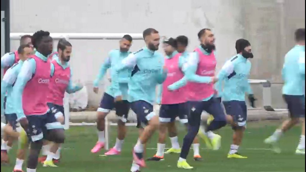Entrenamiento del Betis preparando el partido ante el Granada