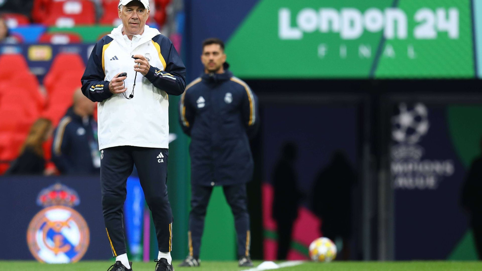 entrenamiento_del_real_madrid_en_wembley_003.jpg entrenamiento_del_real_madrid_en_wembley_003.jpg