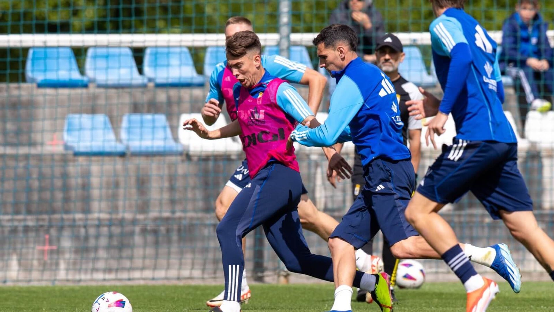 entrenamiento_del_real_oviedo_en_el_requexon_foto_real_oviedo.jpeg entrenamiento_del_real_oviedo_en_el_requexon_foto_real_oviedo.jpeg