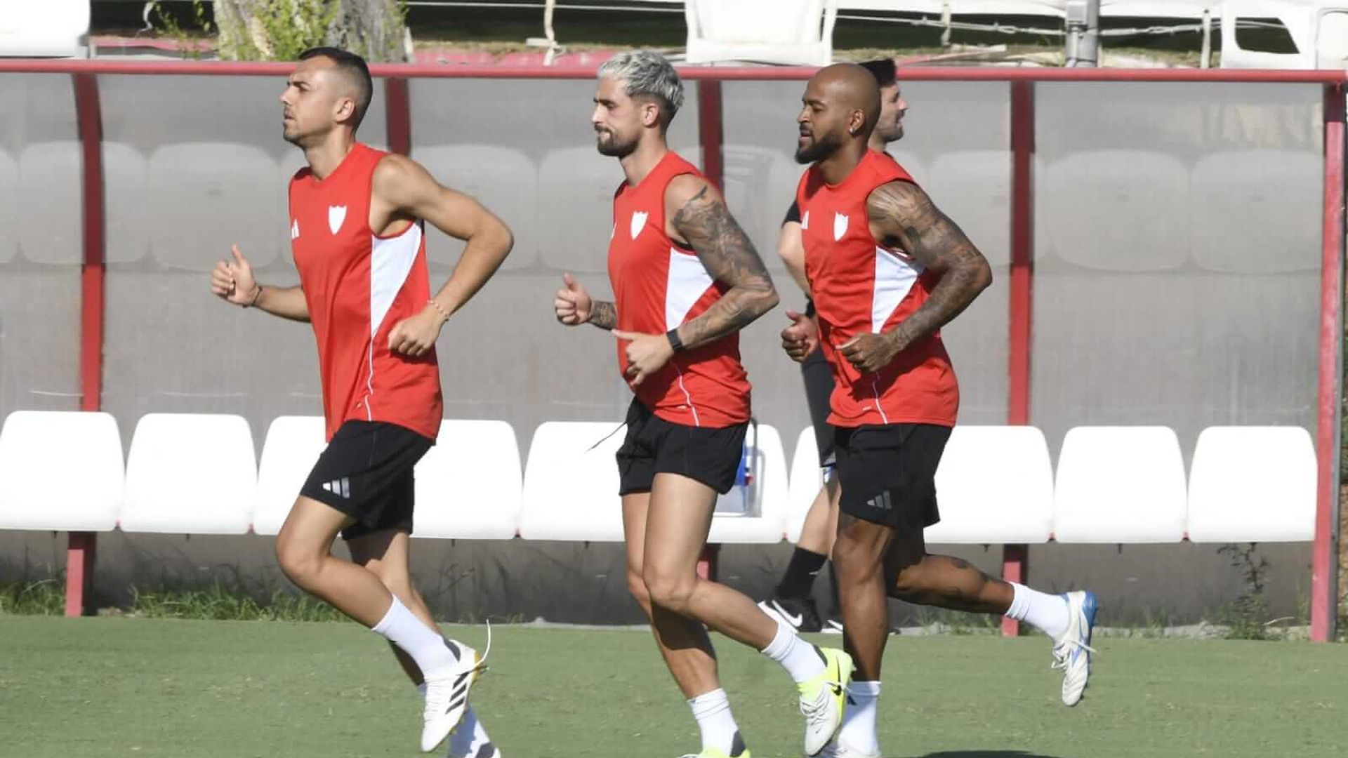 entrenamiento_del_sevilla_001.jpg entrenamiento_del_sevilla_001.jpg