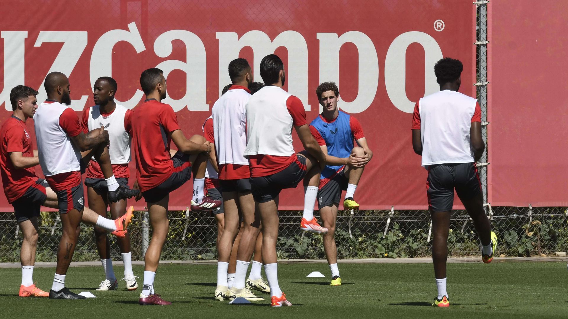 entrenamiento_del_sevilla_este_viernes_antes_de_enfrentarse_al_villarreal_001.jpeg