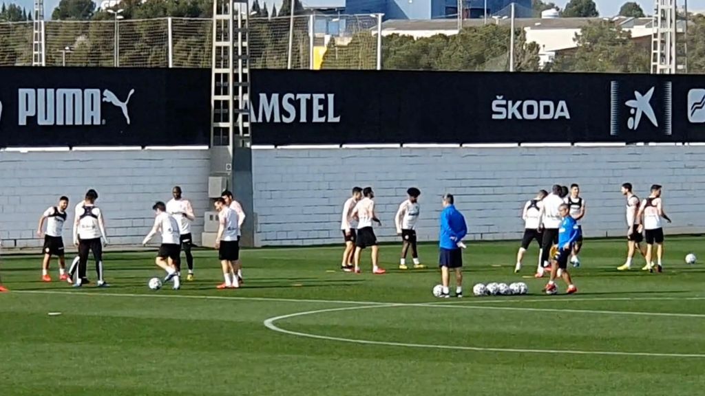 Entrenamiento del Valencia de cara a la eliminatoria en Granada