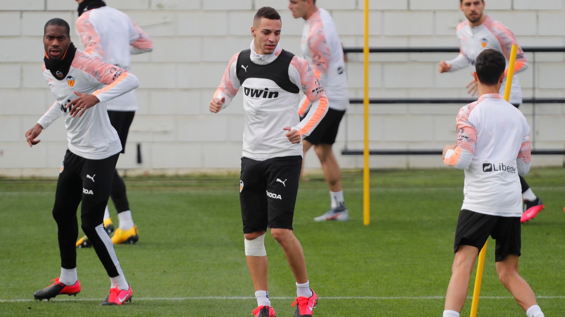entrenamiento_del_valencia_cf_con_rodrigo_y_guedes_foto_david_gonzalez_005.jpg