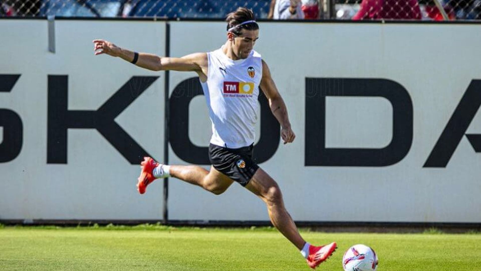 entrenamiento_del_valencia_cf.jpeg entrenamiento_del_valencia_cf.jpeg