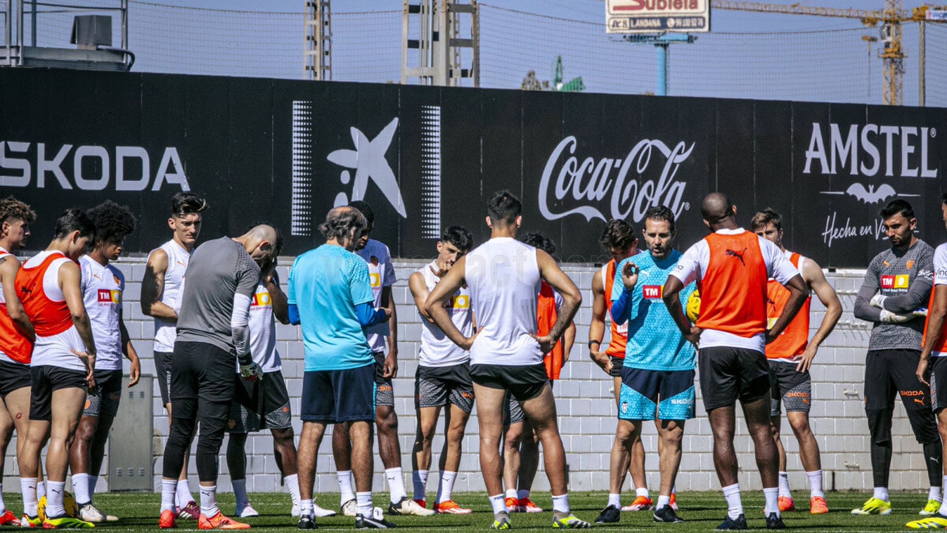 entrenamiento_del_valencia_cf.jpg entrenamiento_del_valencia_cf.jpg