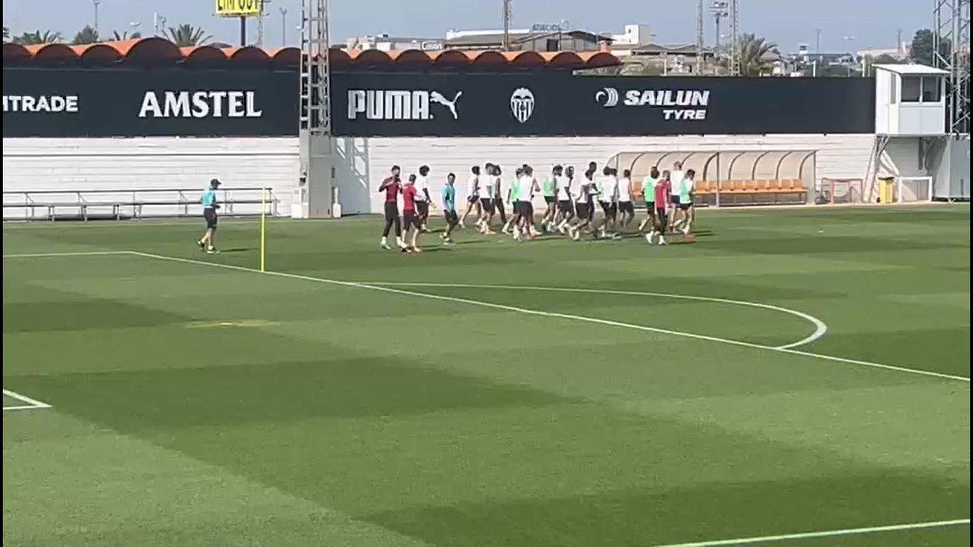 entrenamiento_del_valencia_previo_a_la_ultima_jornada_de_laliga_001.png