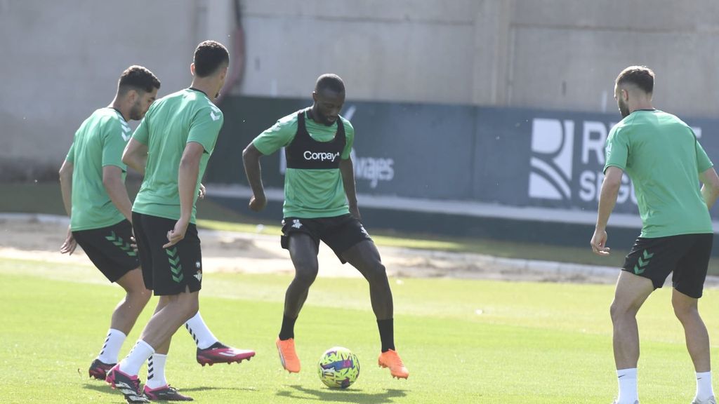 Juanmi y Sabaly vuelven a ponerse a las órdenes de Pellegrini