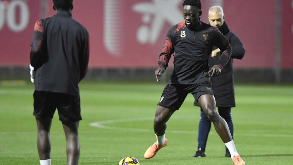 Entrenamiento del Sevilla del 4 de febrero de 2025