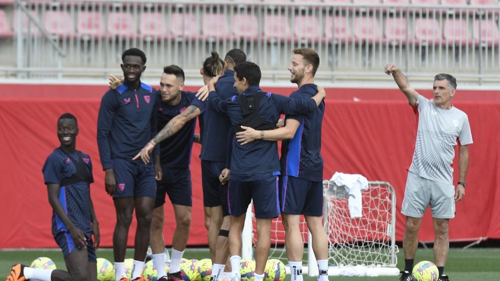 Todo el mundo al suelo: las famosas volteretas a las que obliga Mendilibar