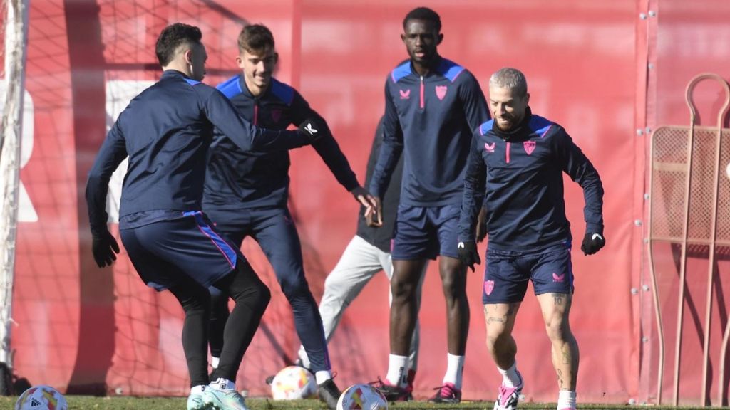 Papu Gómez, la novedad en el entrenamiento del Sevilla FC