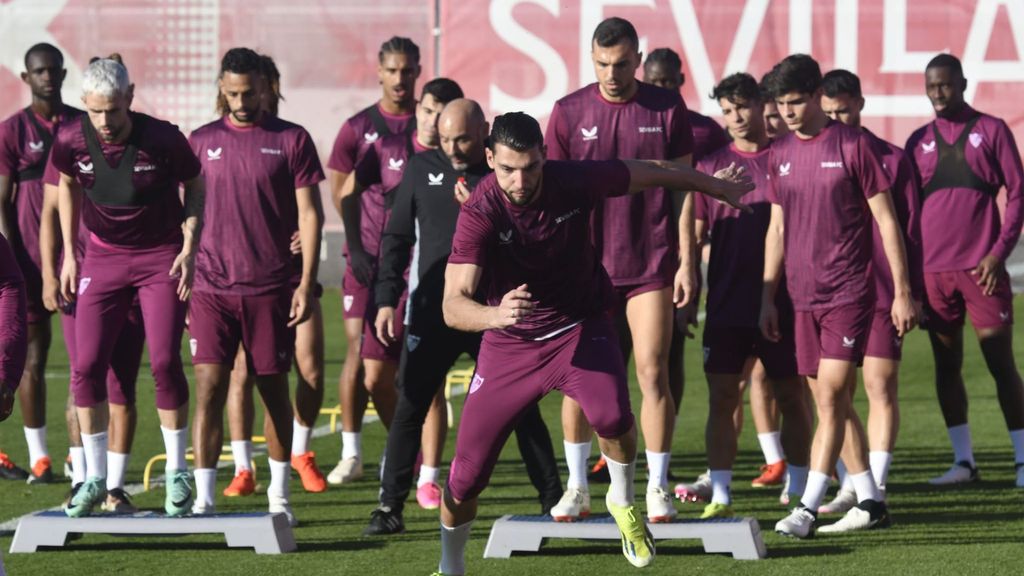 Ocampos, la ausencia destacada en el entrenamiento del Sevilla previo a los cuartos de Copa ante el Atlético