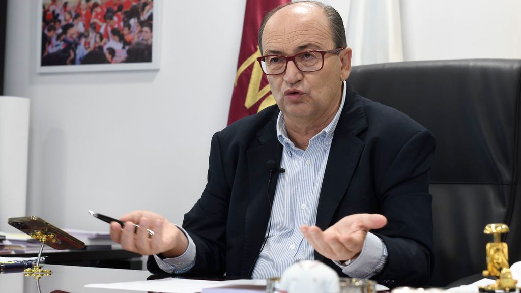 Entrevista de Pepe Castro con los medios oficiales del Sevilla para repasar la actualidad tras la derrota frente al Barça en el Camp Nou (4 de abril 2022)