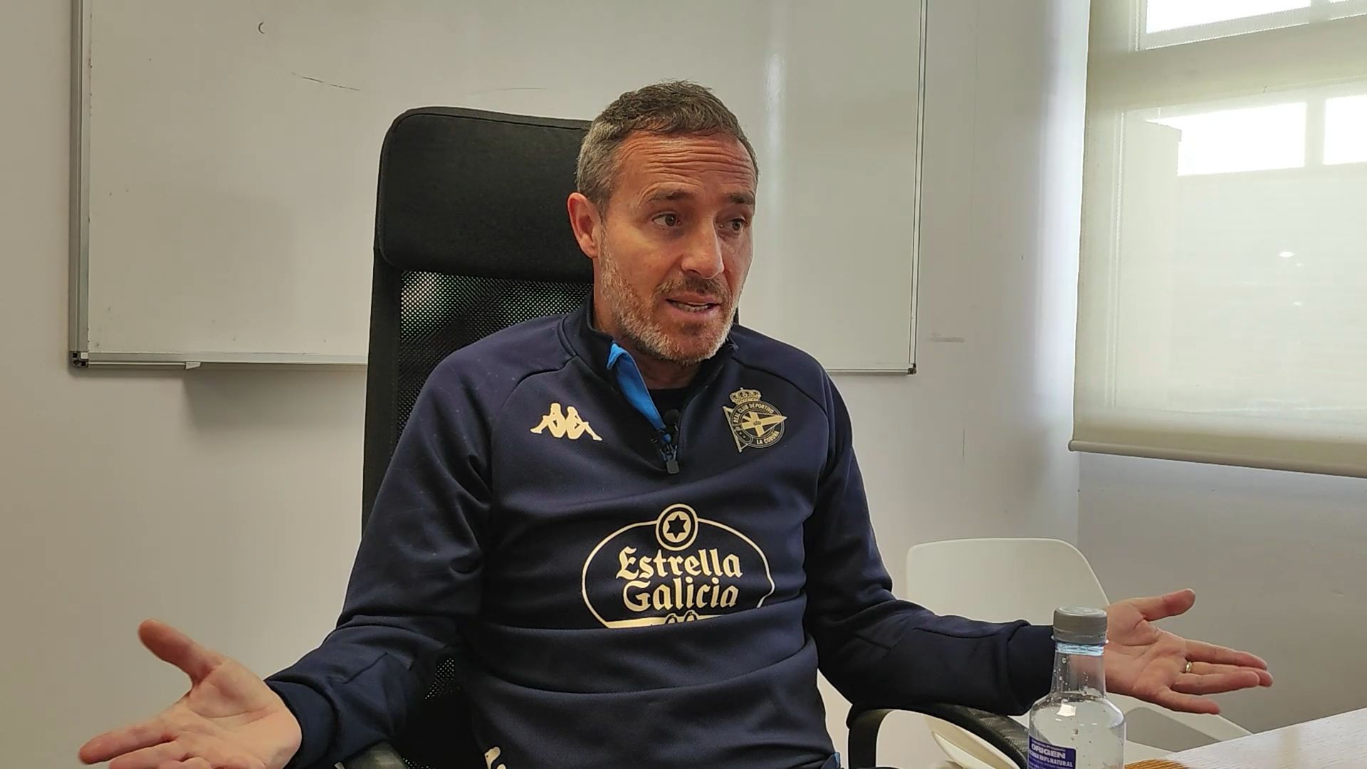 entrevista_con_oscar_cano.jpg entrevista_con_oscar_cano.jpg