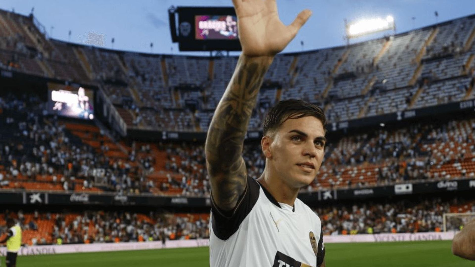 enzo_barrenechea_se_despide_de_mestalla_001.png enzo_barrenechea_se_despide_de_mestalla_001.png