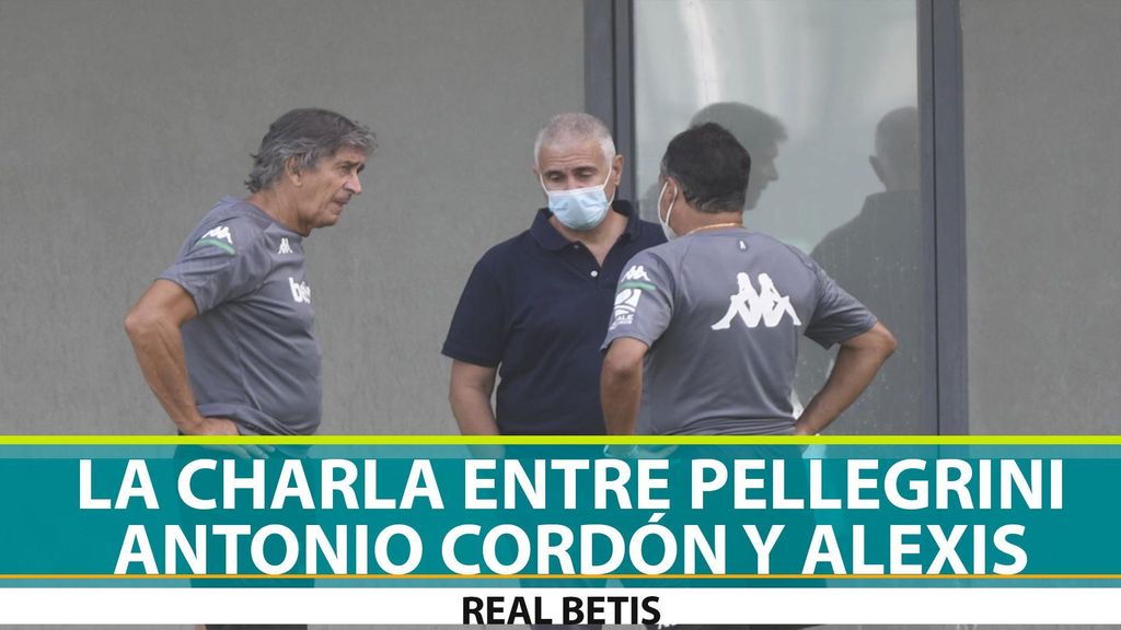 La charla entre Pellegrini, Cordón y Alexis en la ciudad deportiva del Betis tras la victoria ante el Alavés (15-09-2020)