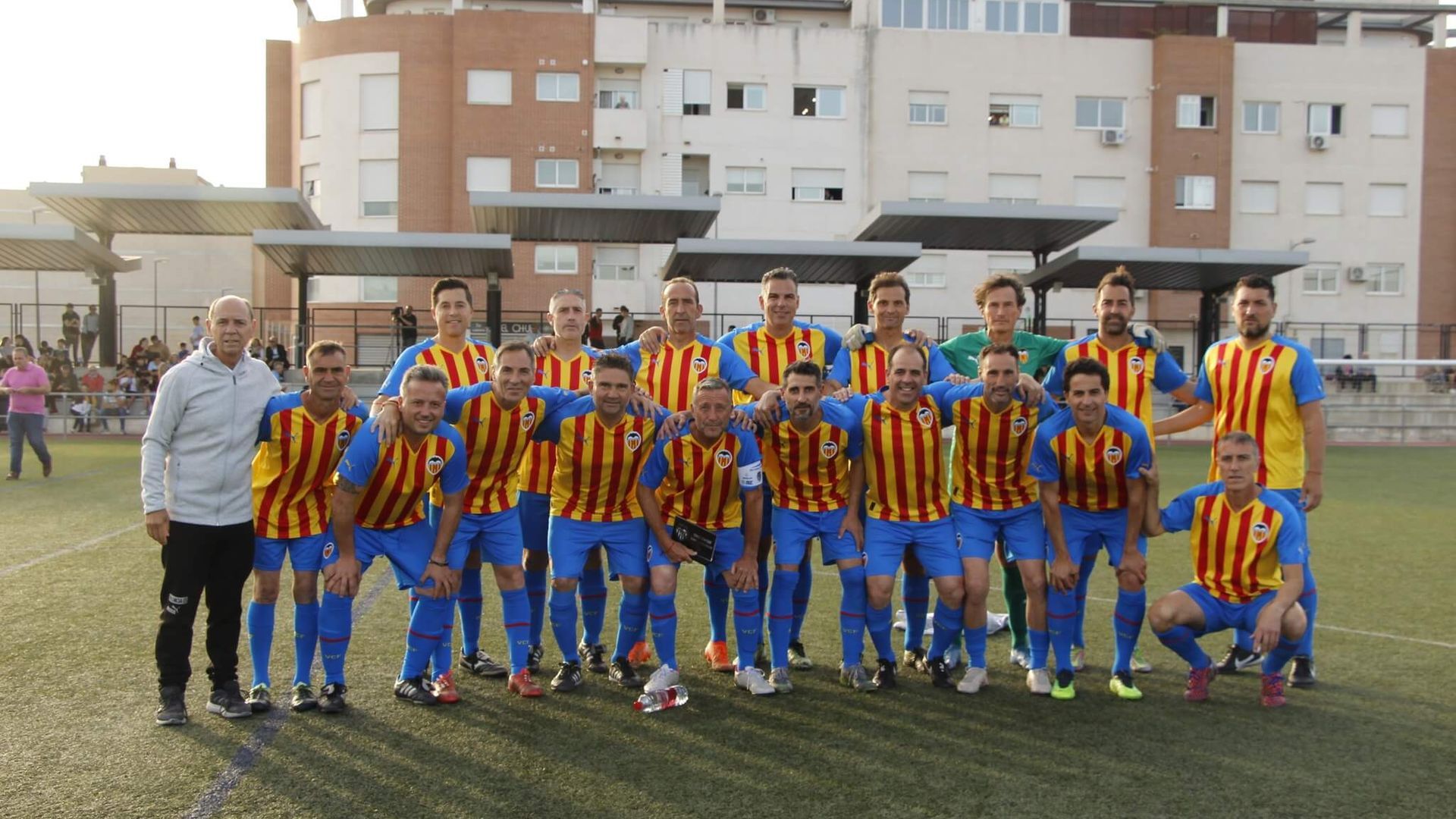 equipo_de_veteranos_del_valencia_cf_001.jpg equipo_de_veteranos_del_valencia_cf_001.jpg